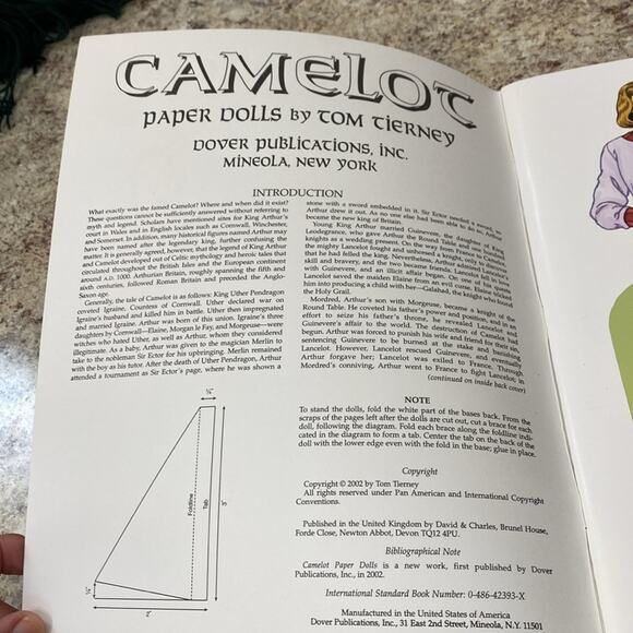 Vintage Camelot paper dolls by Tom Tierney - Picture 3 of 3